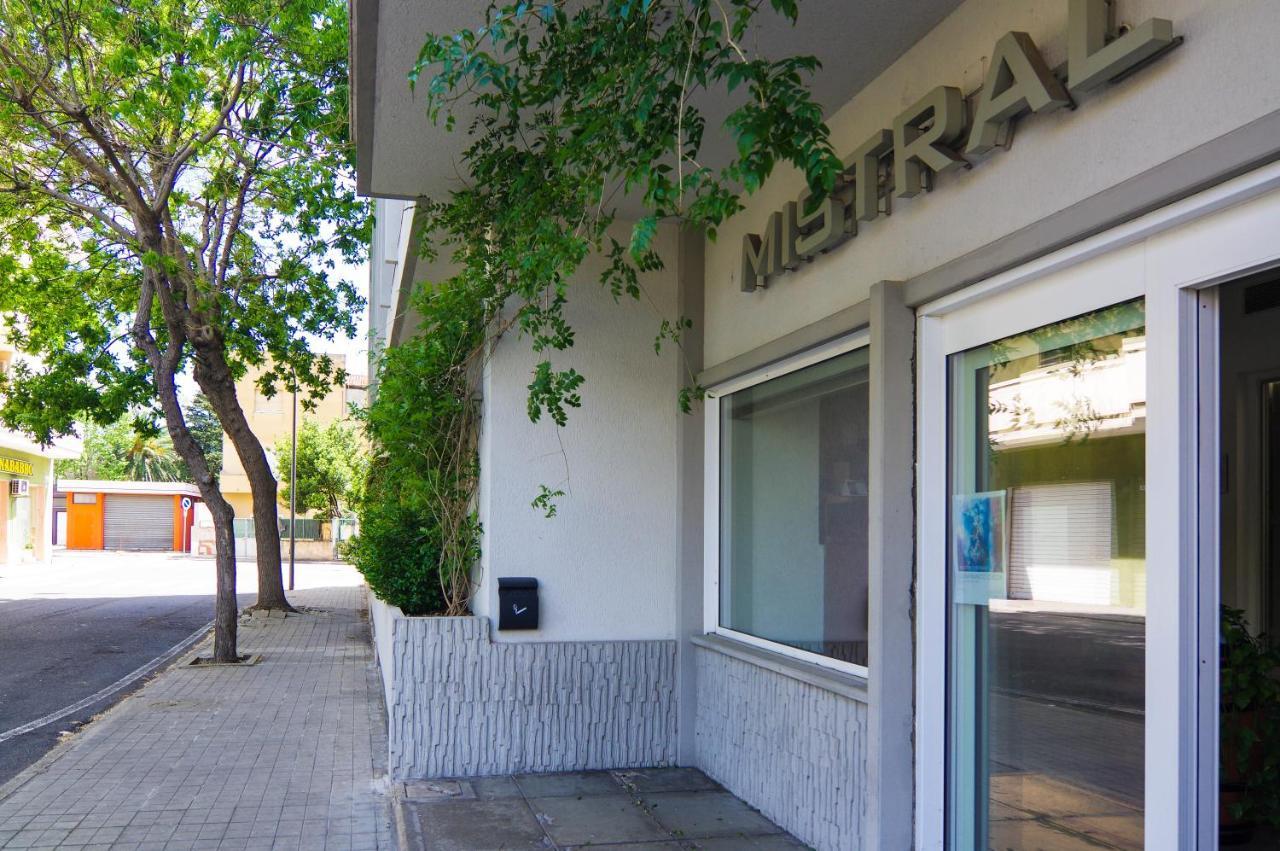 Hotel Mistral Oristano Exterior foto